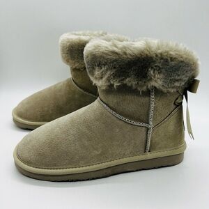 Lamo Women’s Adele Short Light Tan Shearling Winter Boots Size 7 NWOT